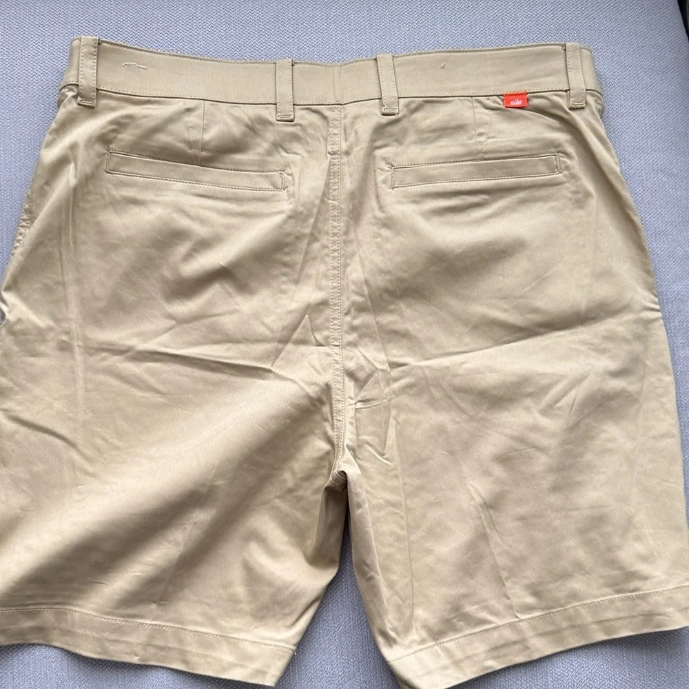 Nike Dry Fit UV Golf Chino Shorts Khaki Tan  Men's Size 36